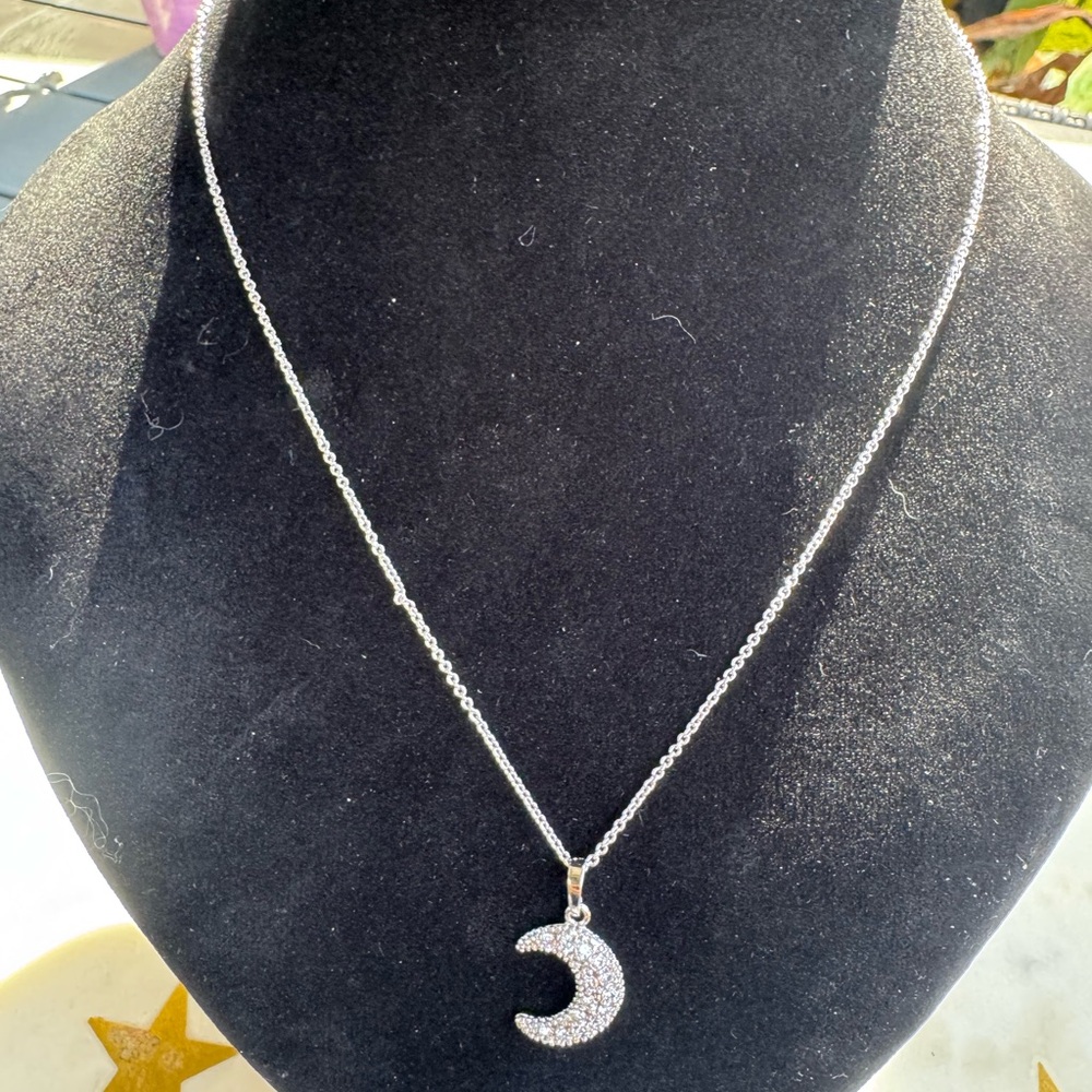Elegant Silver Minimalist Necklace Collection